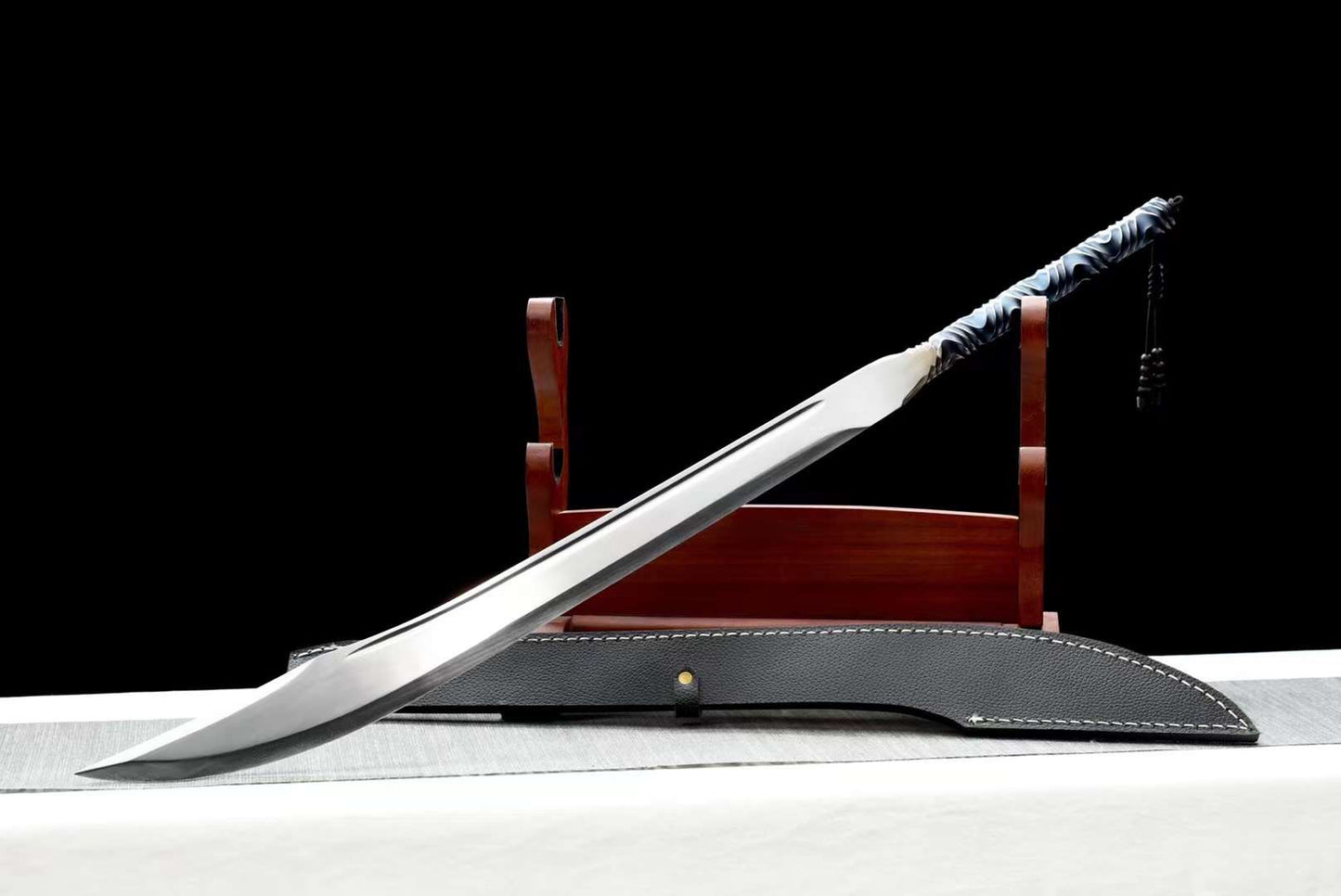 All-in-one oxtail knife101