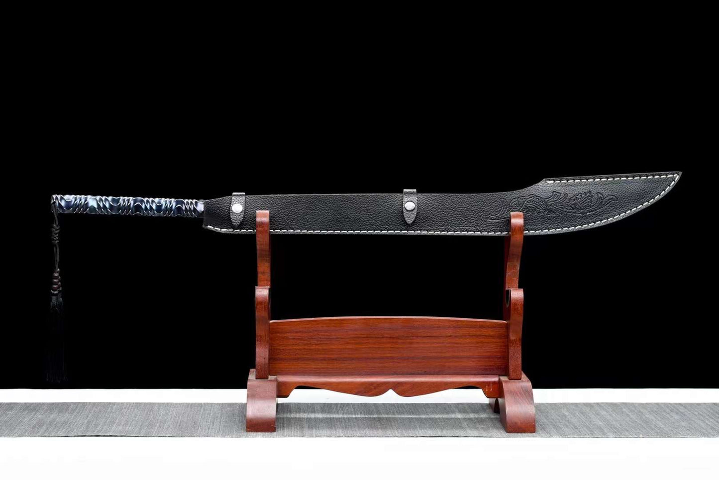 All-in-one oxtail knife101