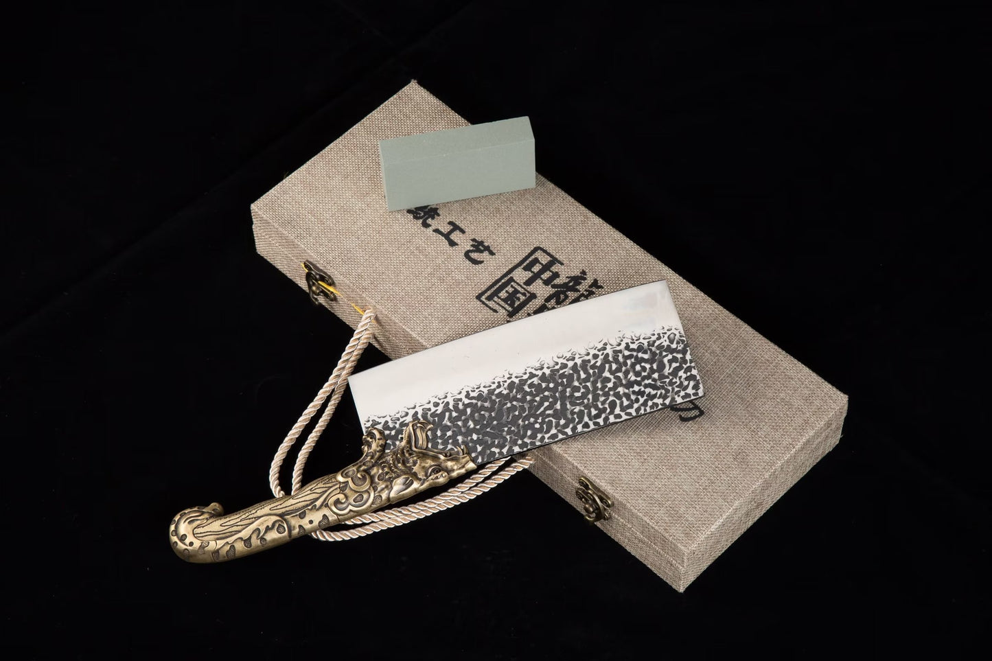 Leopard kitchen knife